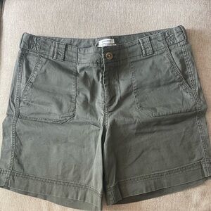 Dockers Women's Cargo Shorts in Army Green